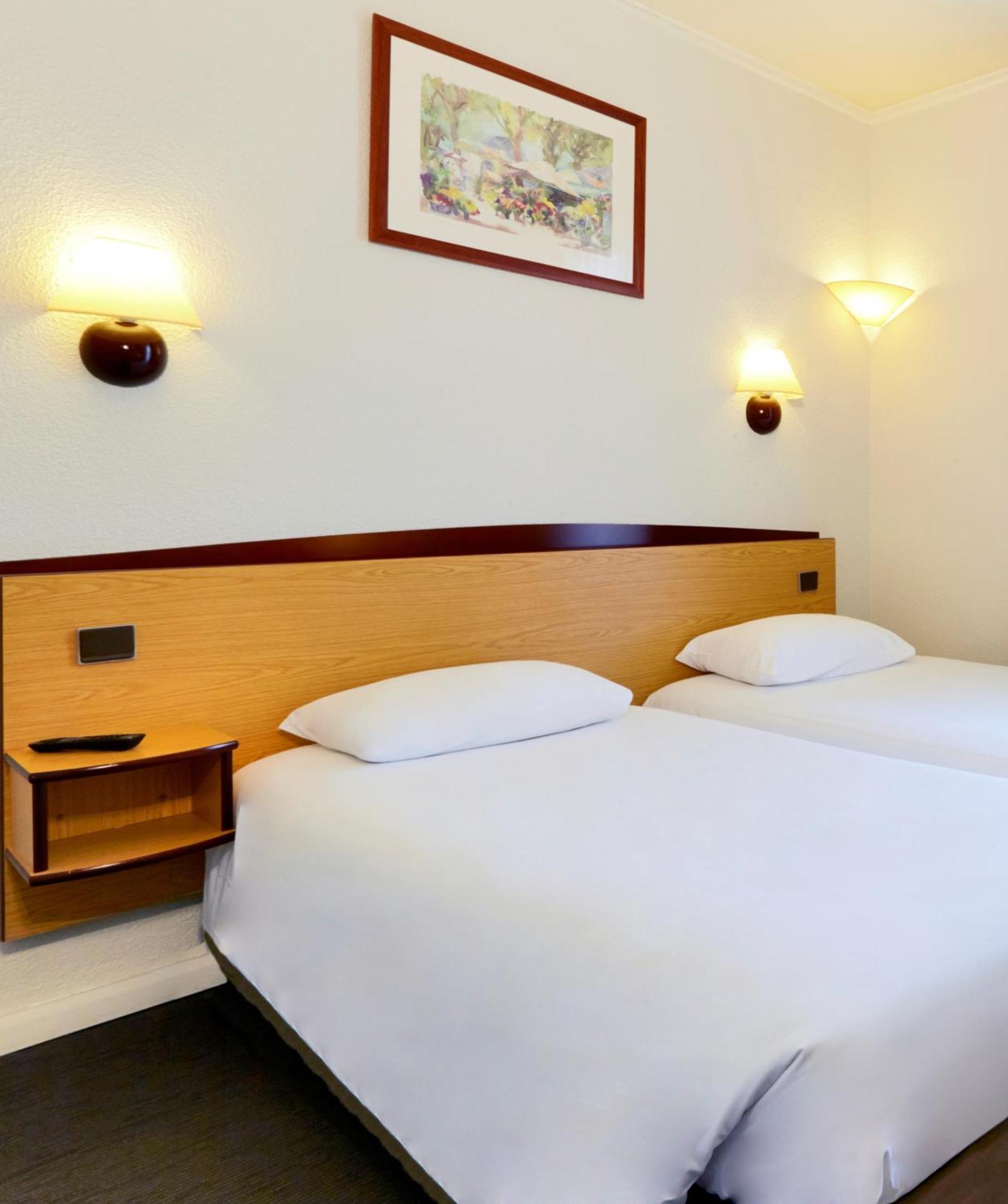 Hotel Campanile Livry-Gargan Exteriér fotografie