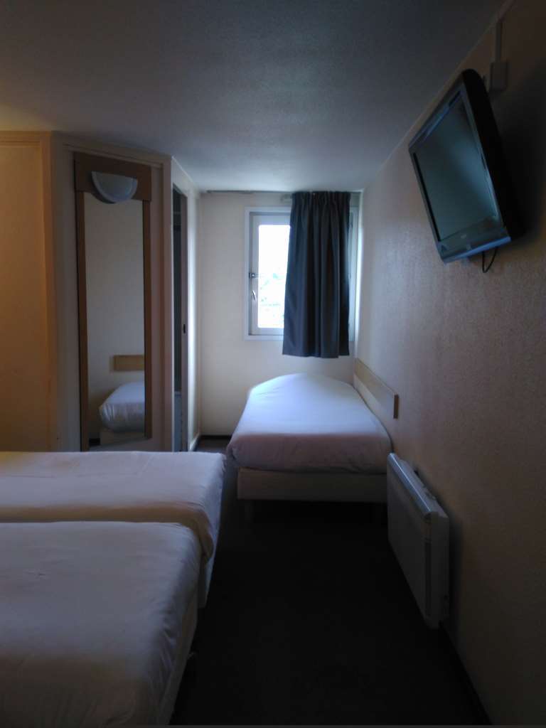 Hotel Campanile Livry-Gargan Pokoj fotografie
