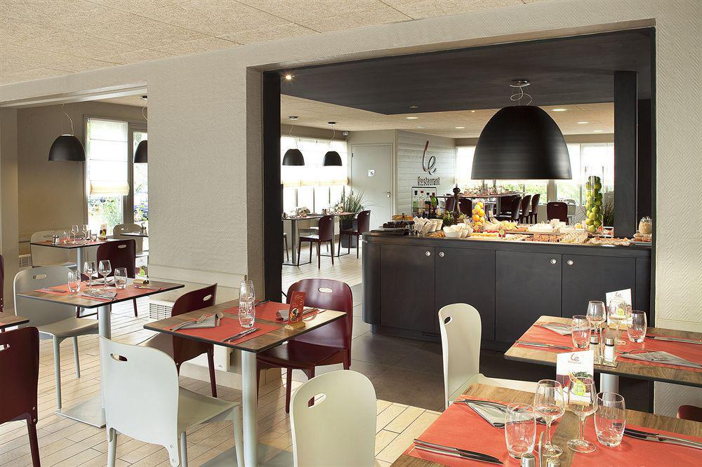 Hotel Campanile Livry-Gargan Restaurace fotografie
